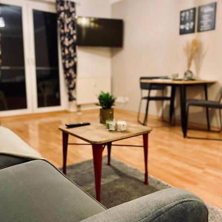 Saniertes Studio - Elisa - Mit Balkon, Wlan, Smart-Tv & Kueche In City-Naehe Erfurt Luaran gambar